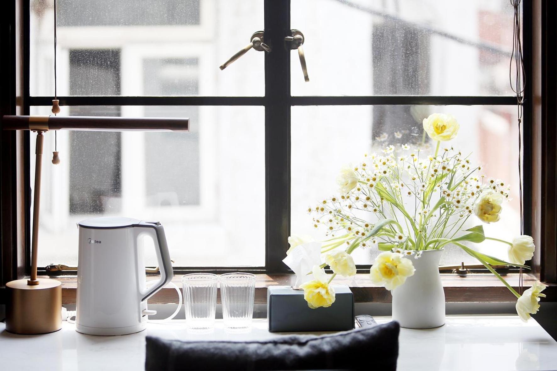Shanghai Downtown Hills Boutique Guesthouse - Near Metro Line 7, Exit 3, Changping Road Rom bilde