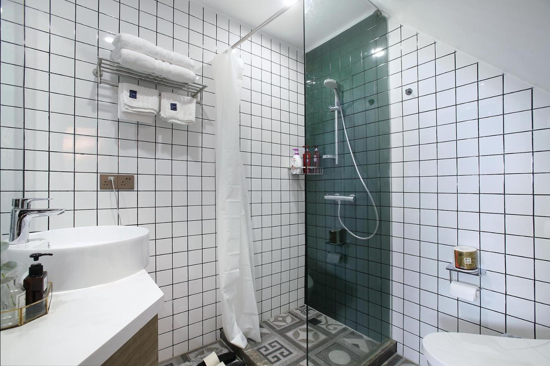 Shanghai Downtown Hills Boutique Guesthouse - Near Metro Line 7, Exit 3, Changping Road Rom bilde