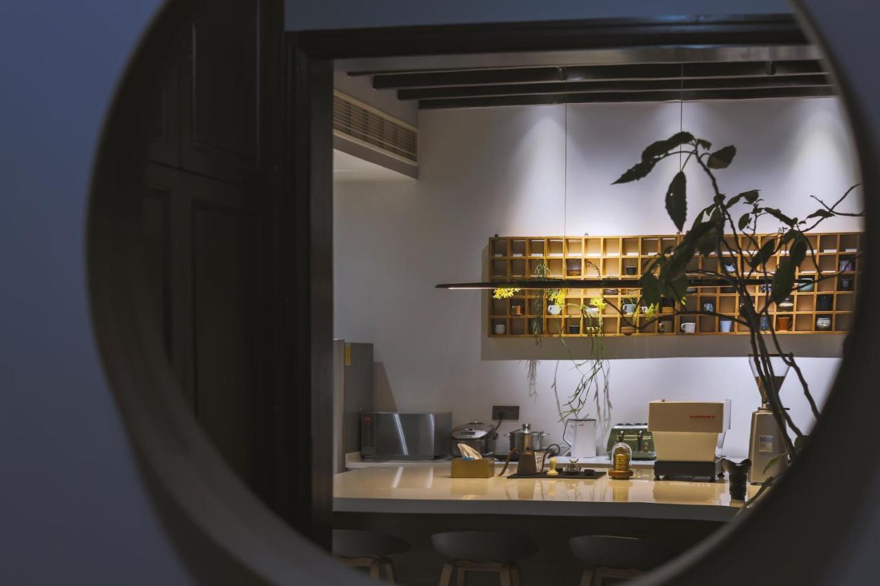 Shanghai Downtown Hills Boutique Guesthouse - Near Metro Line 7, Exit 3, Changping Road Eksteriør bilde